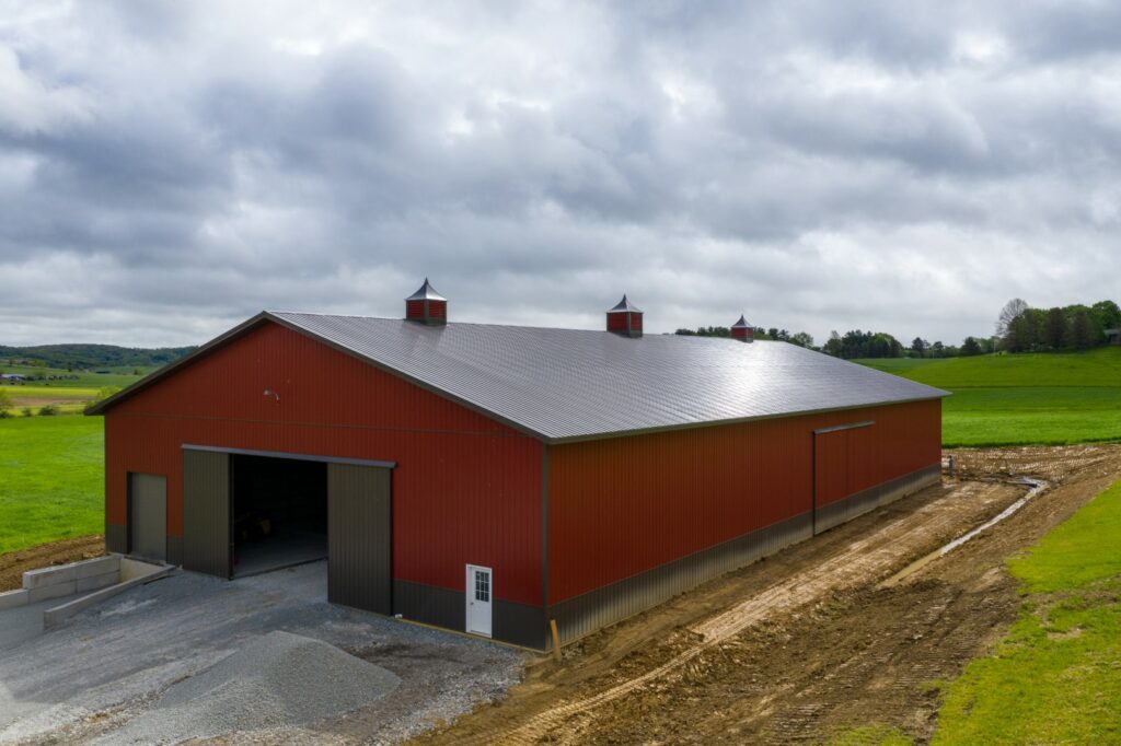 Red and Black Pole barn